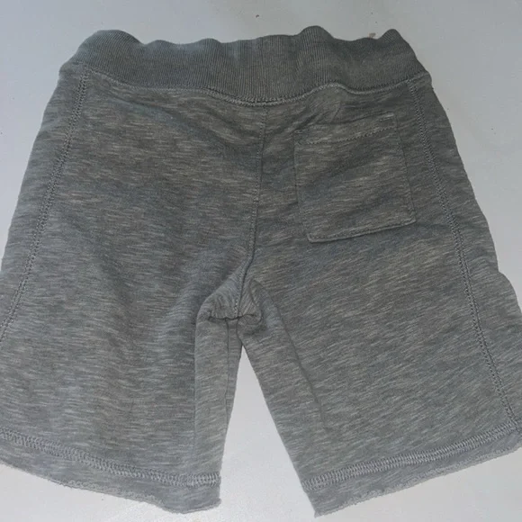 Gently use boys Cherokee short size 4/5 - Picture 3 of 3
